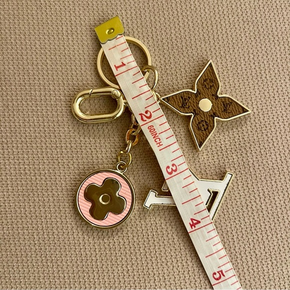 Elegant L V Gold and Pink Flower Key Holder - Picture 2 of 2
